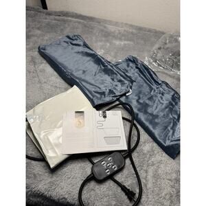 Heated Dog/ Pet Bed Temperature and Timer with 2 washable Covers New